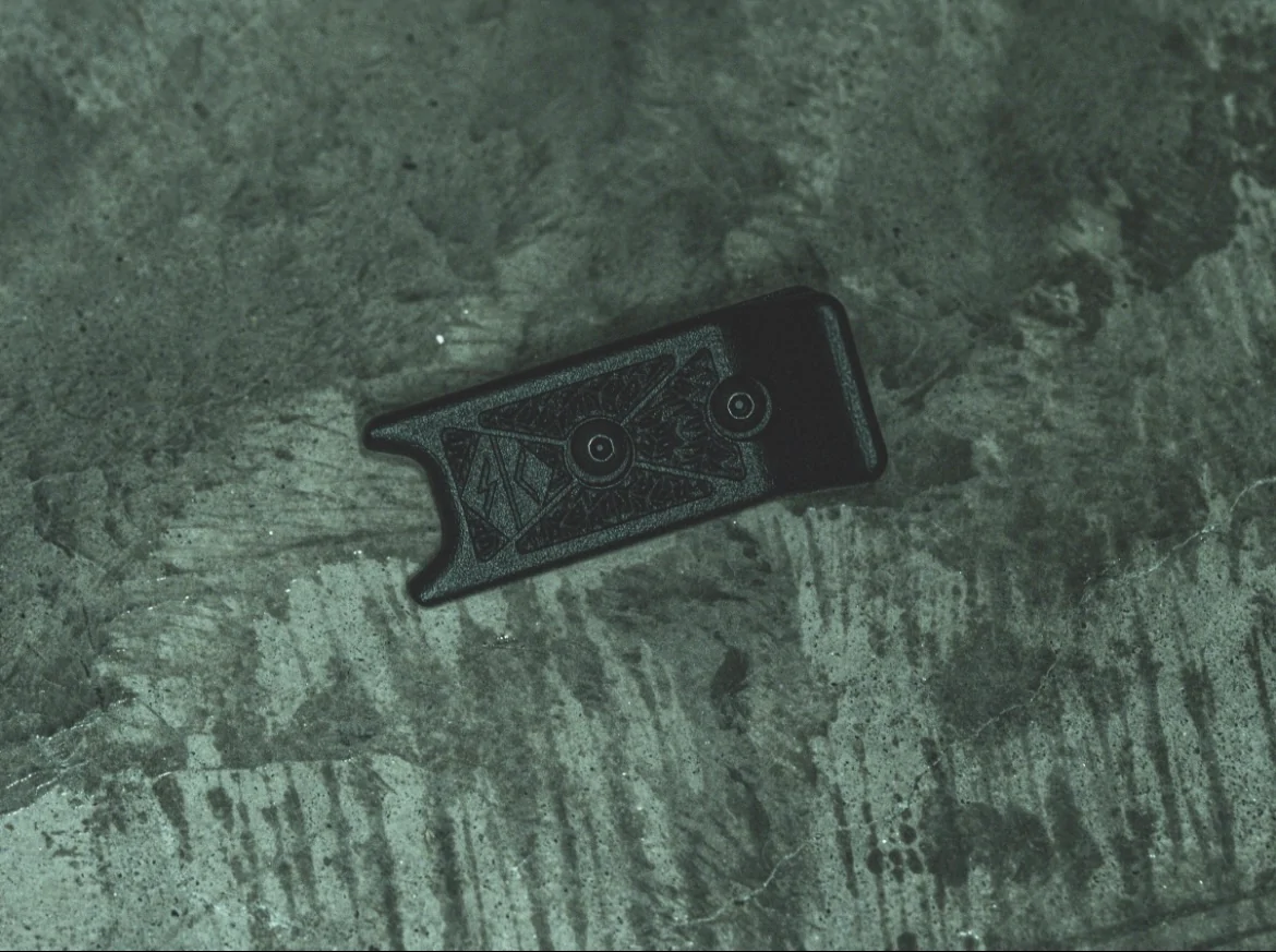 image_8ab95469-b96e-42d1-bb0d-5c78044d5371_1800x1800